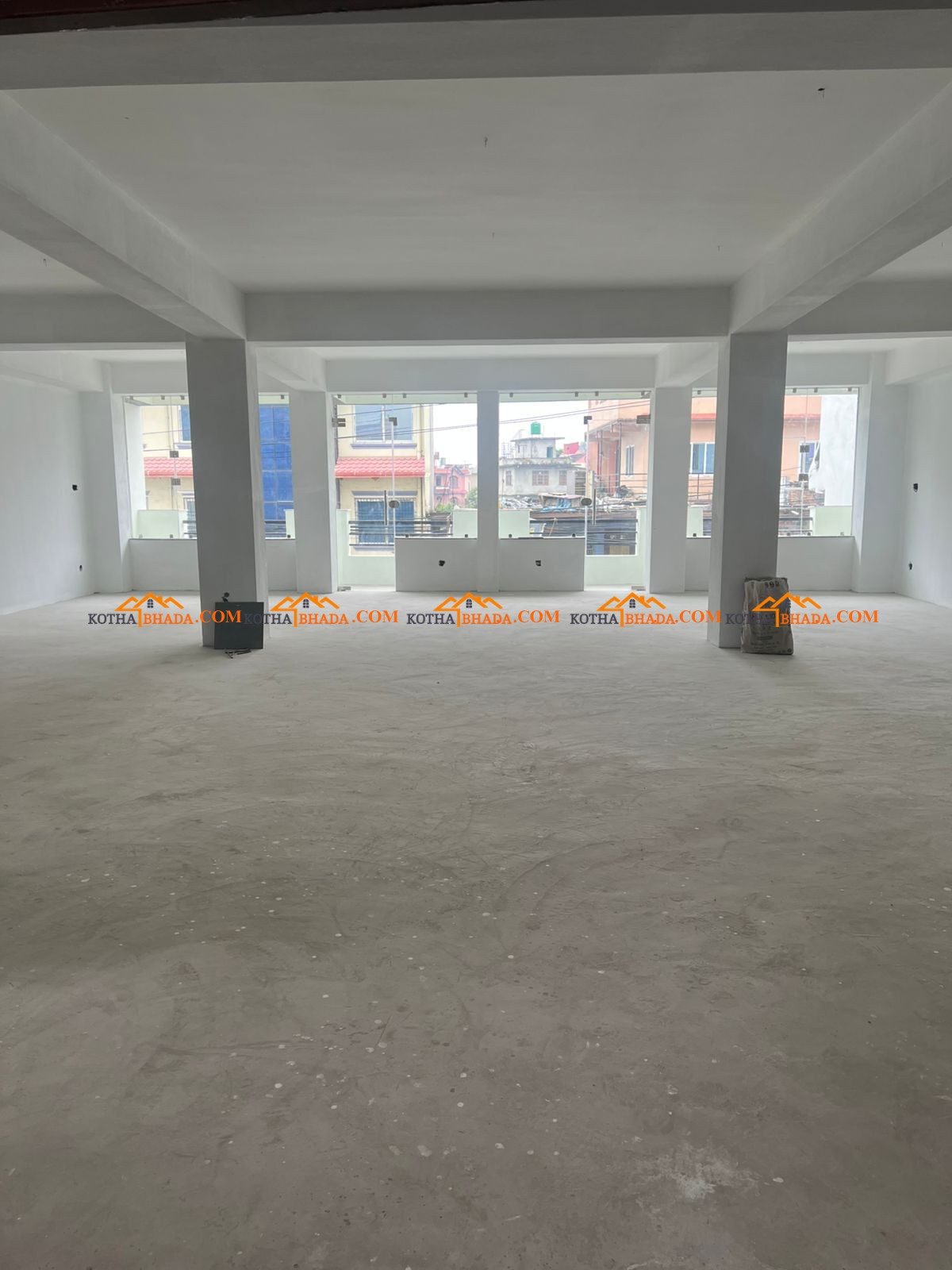 Office space available for rent (TOTAL 4 FLATS EACH DIFFERENT PRICE 40K to 1 lakh)